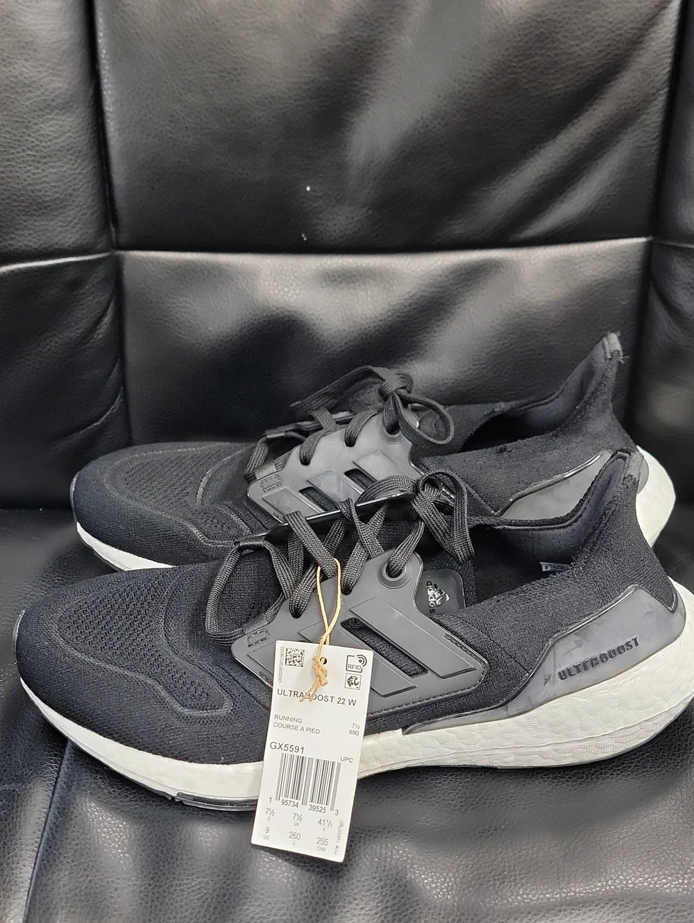 adidas Ultraboost 22 W Black with White Midsole